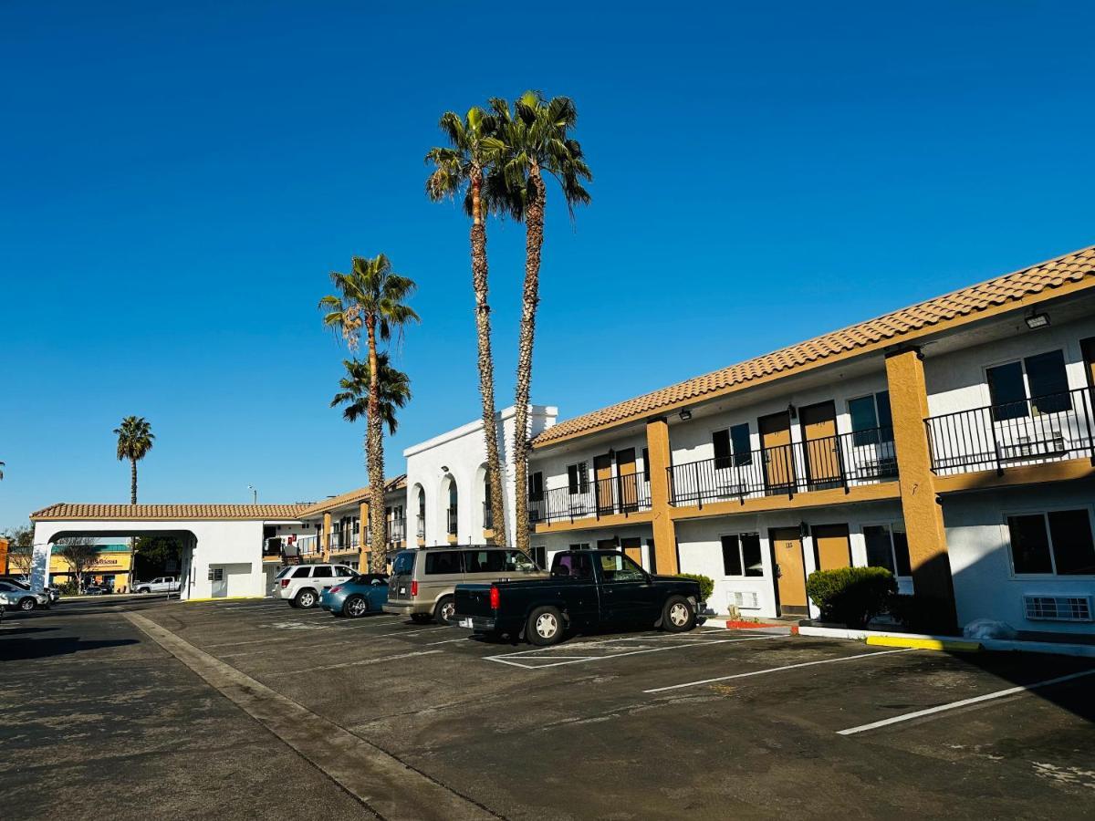 Casa Blanca Express & Suites Cypress Buena Park - Anaheim Area Exterior foto