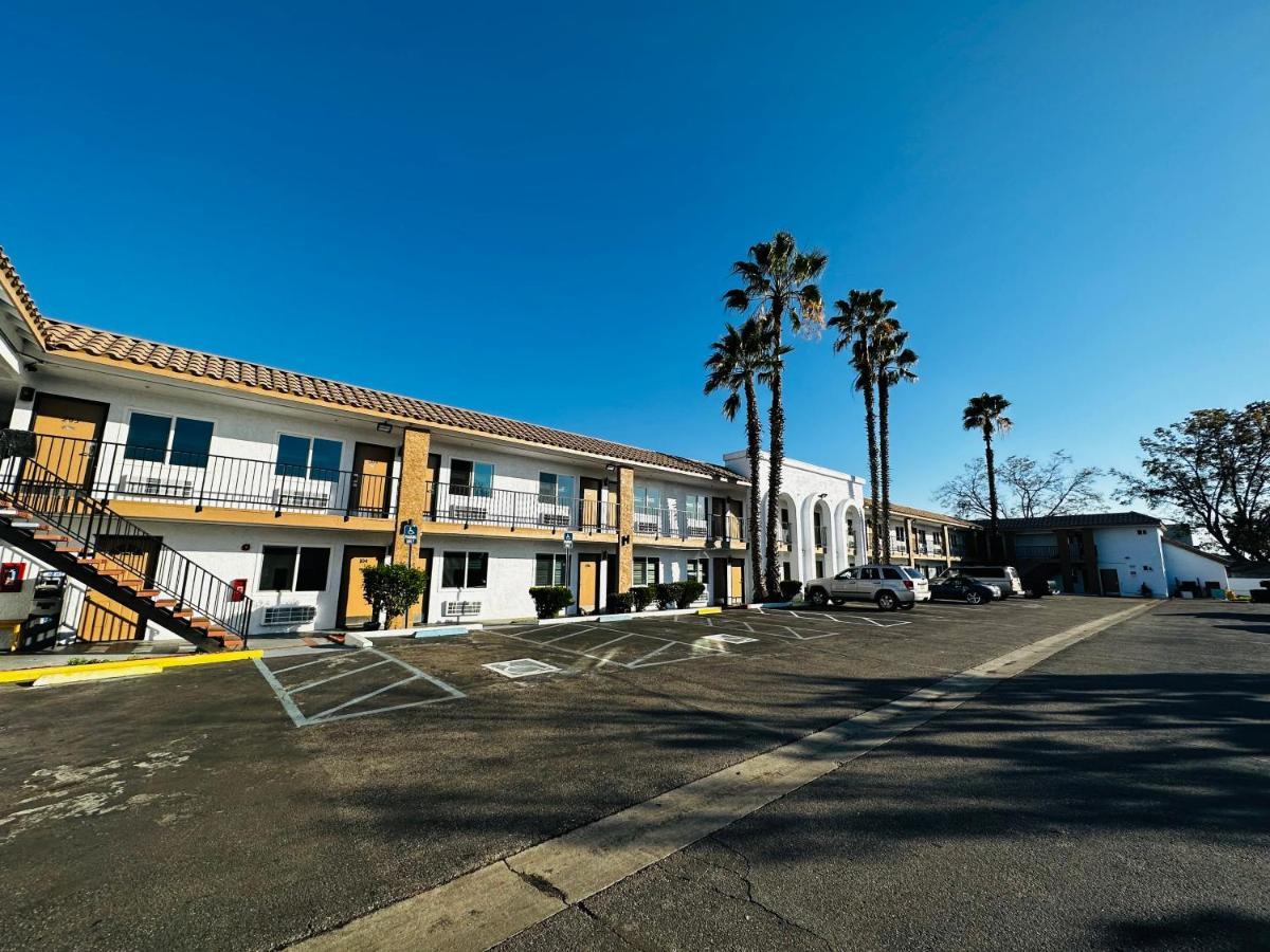 Casa Blanca Express & Suites Cypress Buena Park - Anaheim Area Exterior foto
