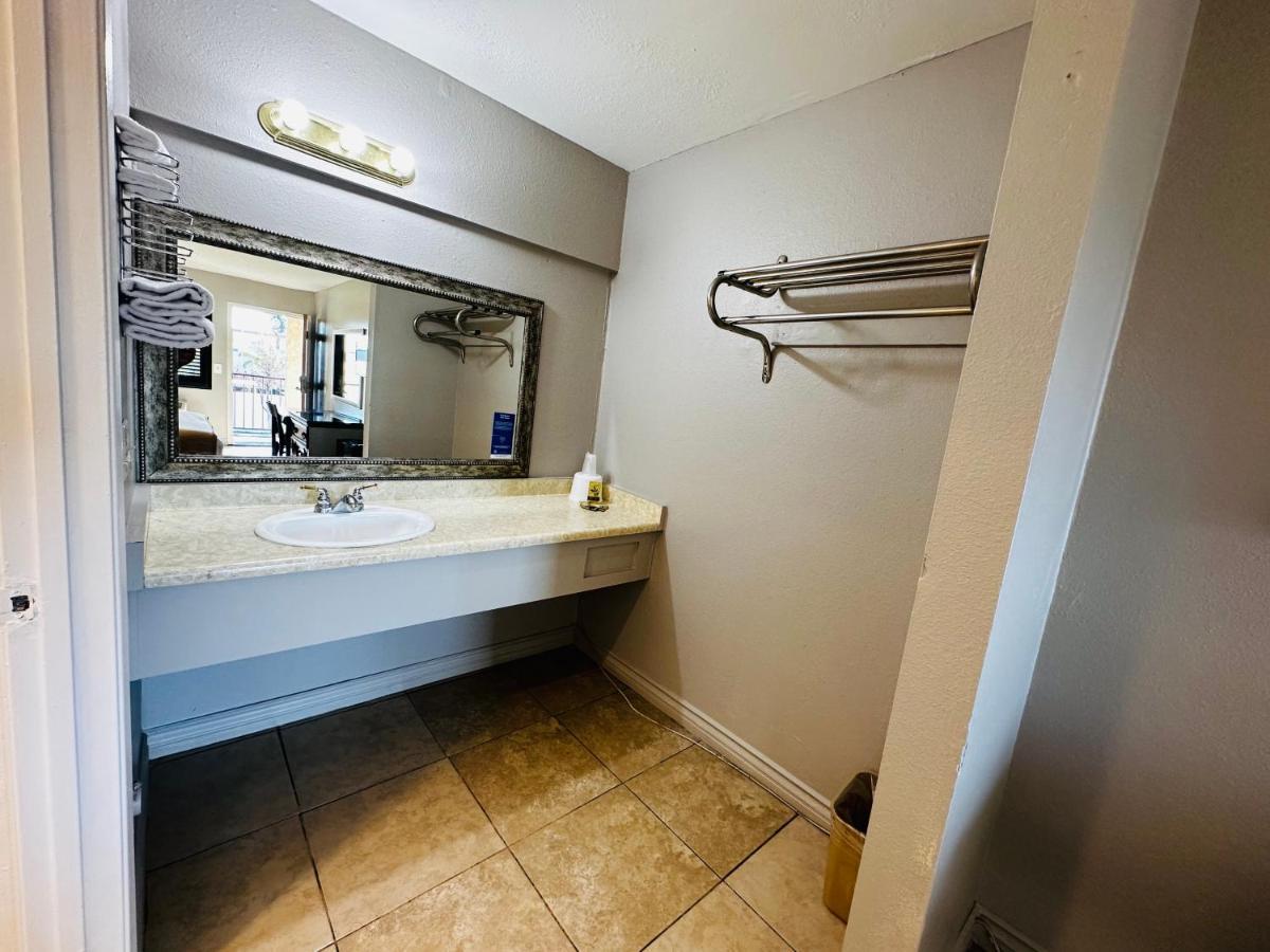 Casa Blanca Express & Suites Cypress Buena Park - Anaheim Area Exterior foto